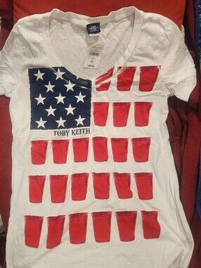 Toby Keith I love This Bar White Graphic Tee with Red Solo Cup & Blue And W Flag